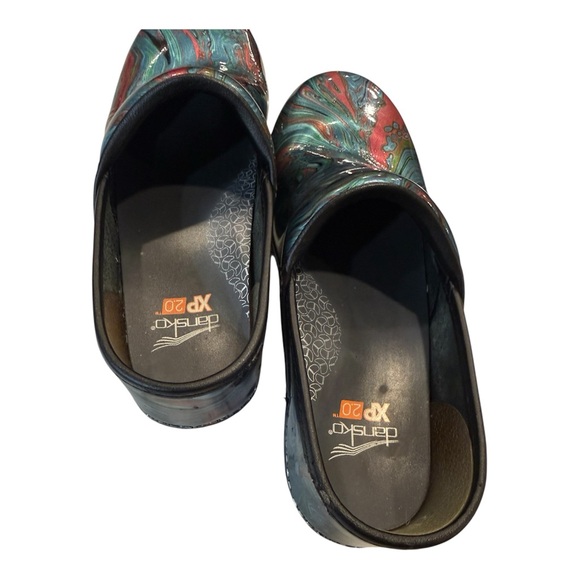 Dansko XP 2.0 Marble Rainbow Swirl Patent Clogs EU 37 US 6.5 Pro Slip Resistant - Picture 9 of 10